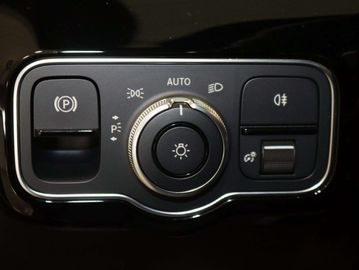 Car image 36