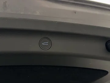 Car image 34