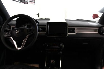 Car image 11