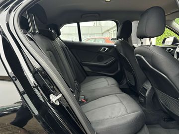 Car image 37