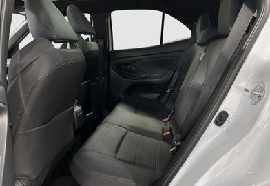 Car image 16