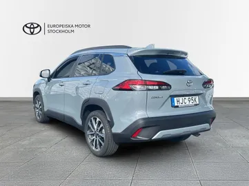 Car image 4