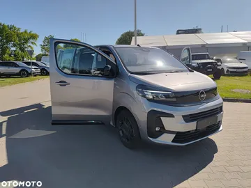 Car image 32