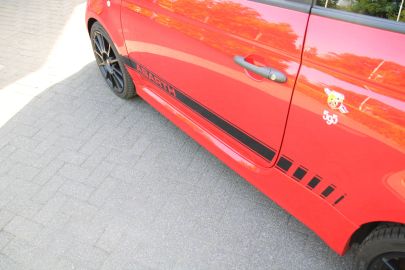 Car image 30