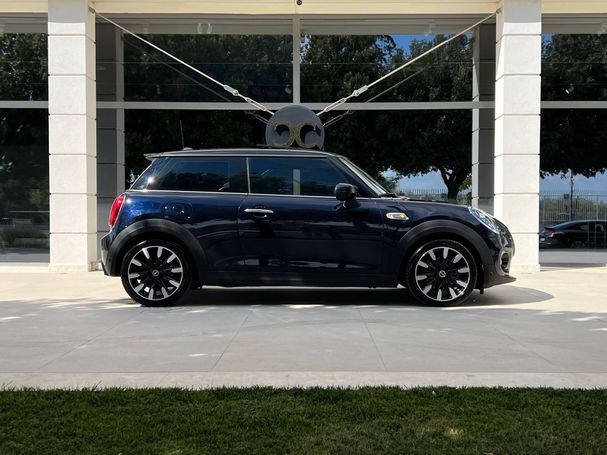 Mini Cooper SE M 135 kW image number 7