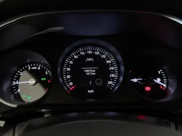 Car image 48