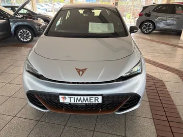 Car image 25