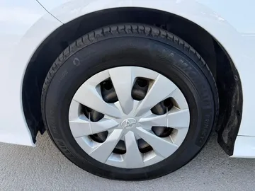 Car image 25