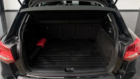 Car image 28