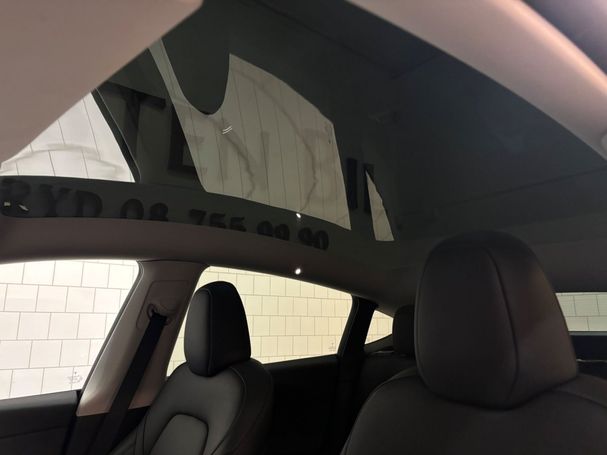 Tesla Model Y Standard Range 221 kW image number 14