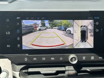 Car image 25