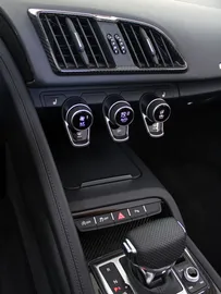 Car image 32
