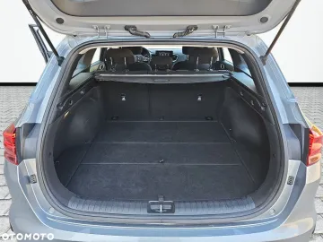Car image 34