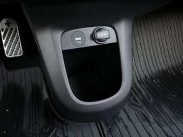 Car image 33