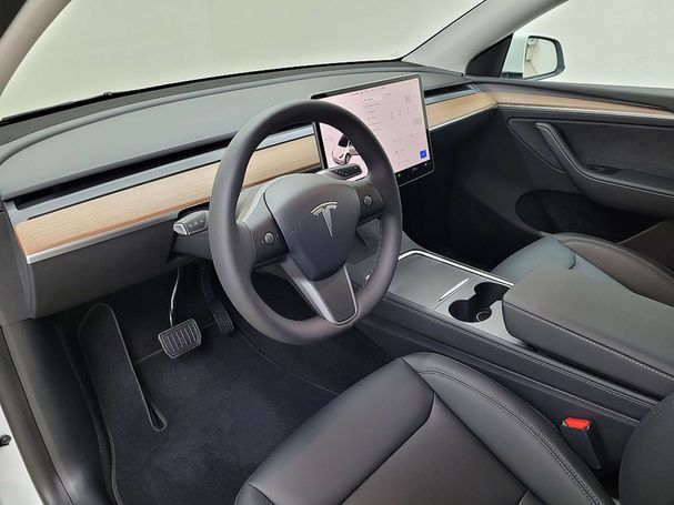 Tesla Model Y Long Range AWD 258 kW image number 21