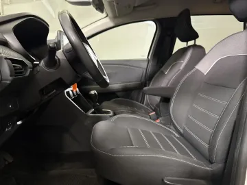 Car image 21