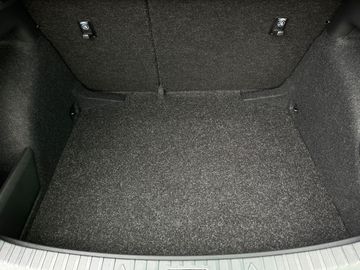 Car image 36