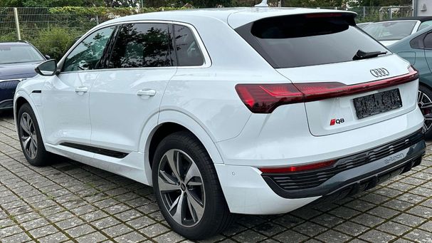 Audi Q8 50 quattro S-line 250 kW image number 4