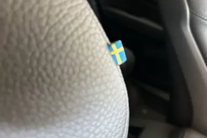 Car image 35