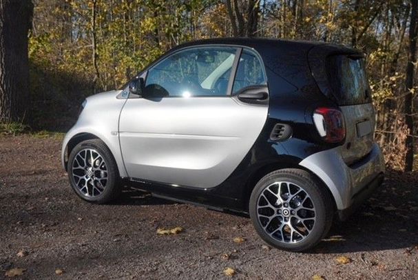 Smart ForTwo coupe 60 kW image number 2