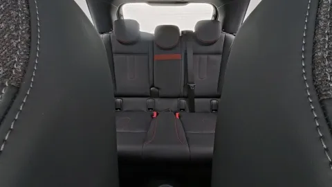 Car image 26
