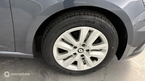 Car image 20