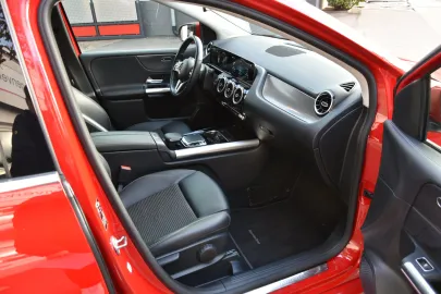 Car image 24