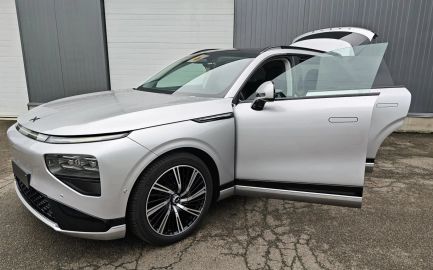 Car image 11
