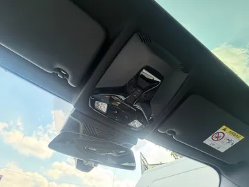 Car image 40