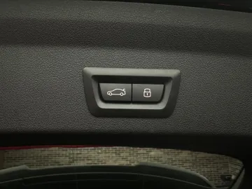 Car image 35