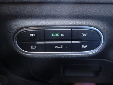 Car image 32