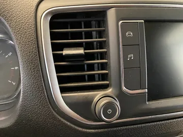 Car image 38