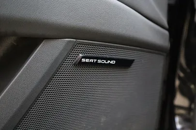 Car image 37