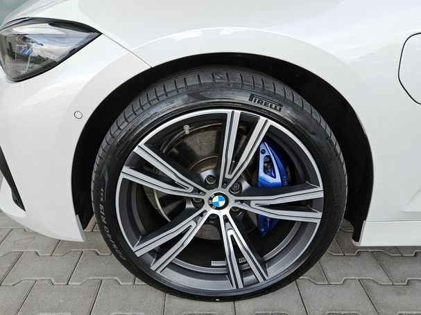 BMW 330 Touring e M Sport xDrive 215 kW image number 15