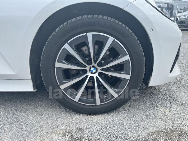 BMW 320d Touring xDrive 140 kW image number 14