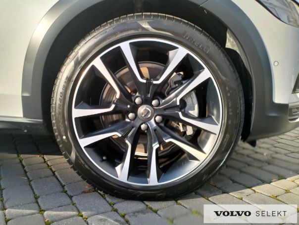 Volvo V90 Cross Country AWD 145 kW image number 7