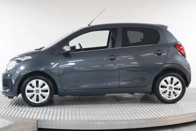 Car image 4
