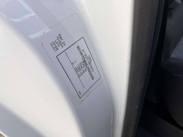 Car image 37