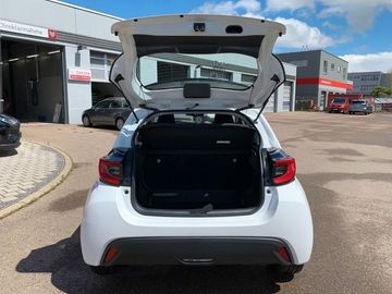 Car image 14