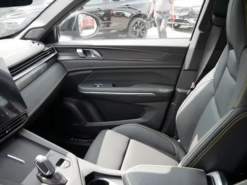 Car image 27