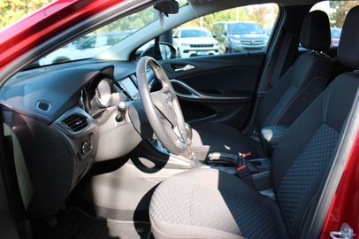 Car image 10