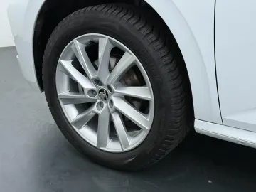 Car image 39