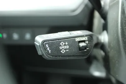 Car image 34