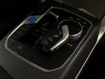 Car image 36