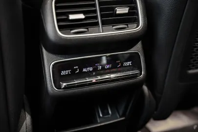 Car image 39