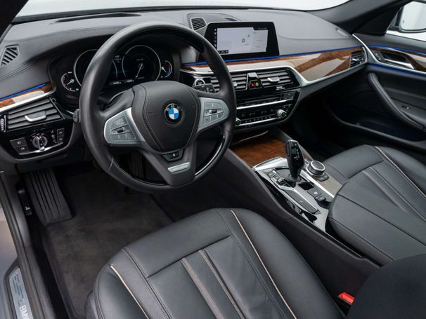 BMW 520d Touring Luxury Line 140 kW image number 24