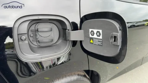 Car image 38