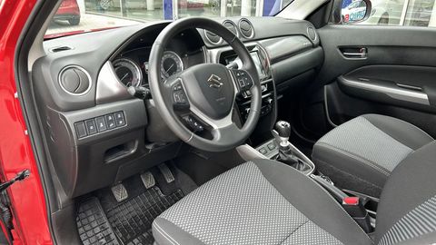 Car image 9