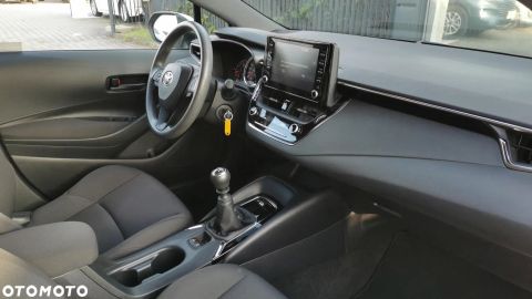 Car image 26