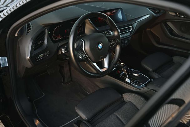 BMW 118i Sport Line 100 kW image number 19